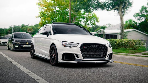 Techniques essentielles pour le freinage d'urgence moto