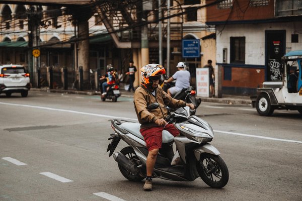 Quels sont les meilleurs produits pour nettoyer les sièges en tissu d'une voiture?